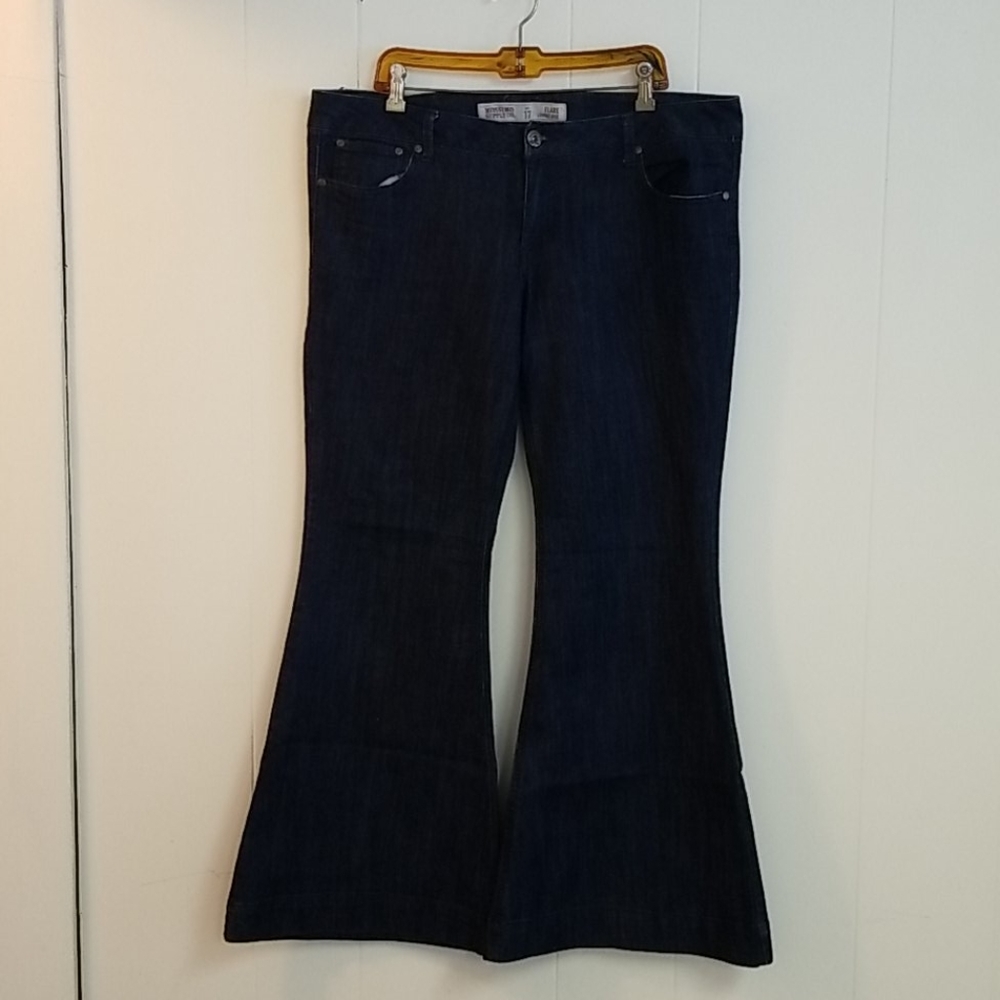 Mossimo Super Flare/Bellbottoms Size 17
